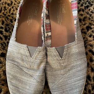 Toms 10 women’s very gently preloved